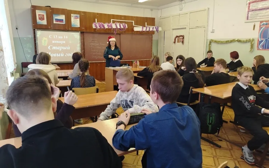 Библиотекари отправились вместе с ребятами в новогодний исторический экскурс